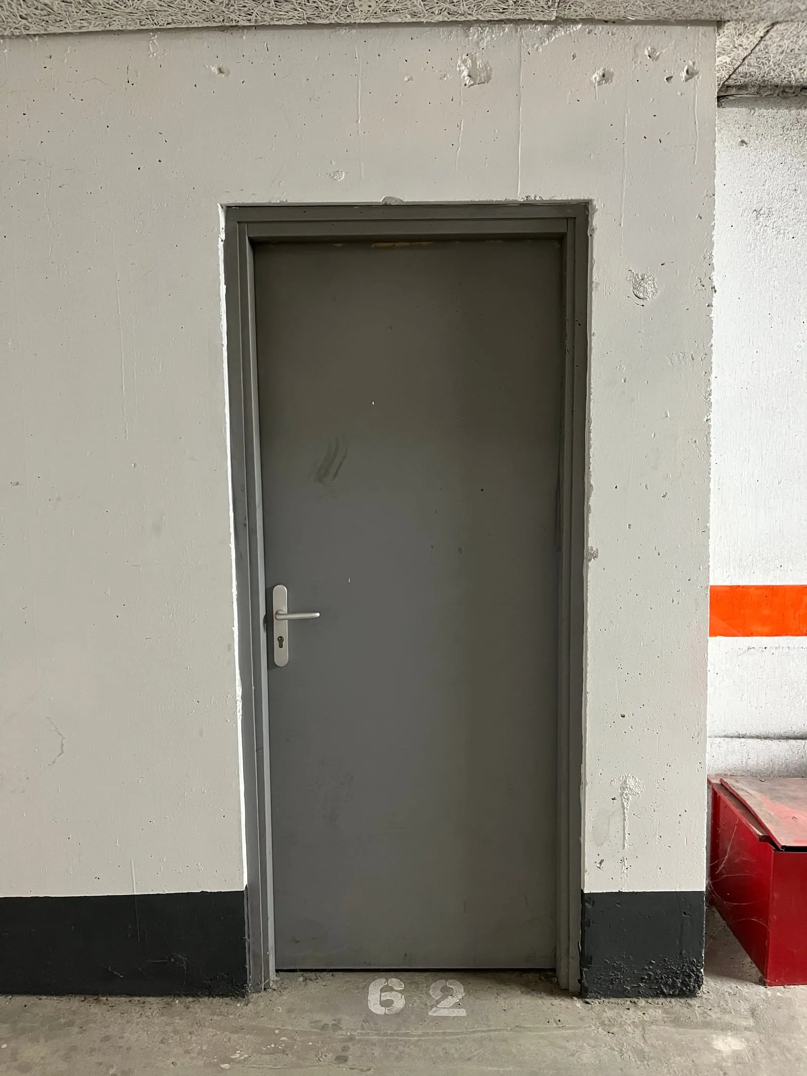 La porte de la cave n° 62